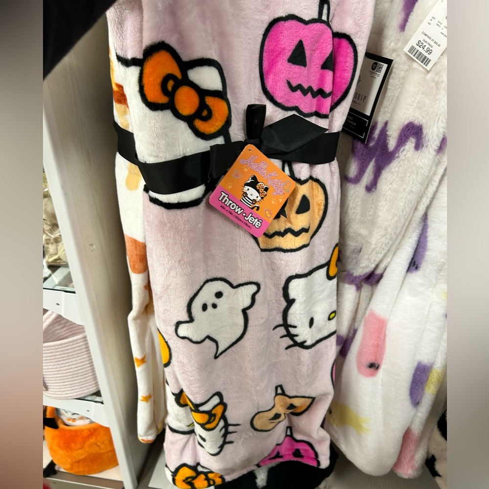 Hello kitty throw blanket